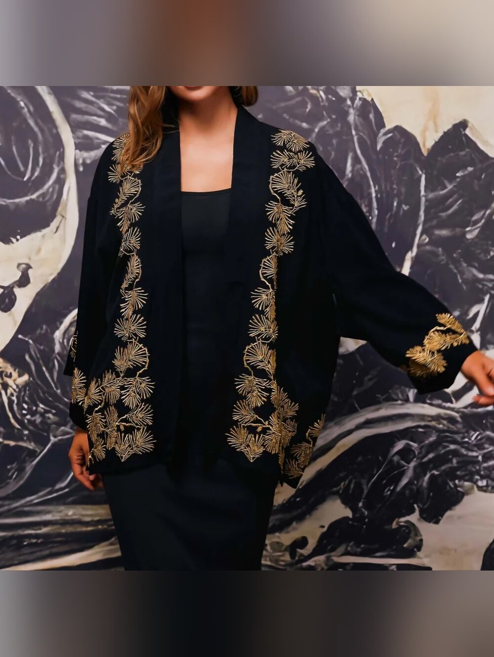 NWT Artemis Muse Japanese Pine Needle Embroidered Black & Gold Lined Kimono